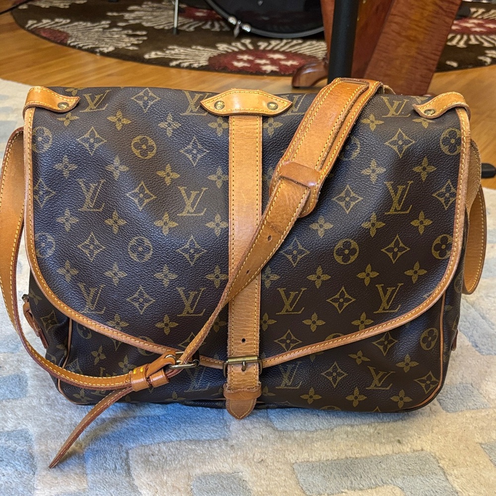 Louis Vuitton Unisex Iconic SAUMER 35 Monogram Double Messenger Bag